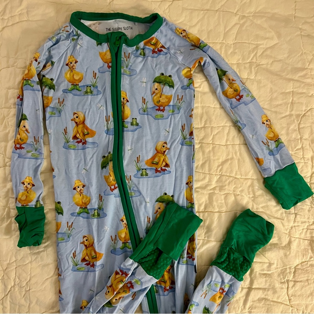 The Sleepy Sloth Bamboo Zippy Pajamas Ribbed, Size 18-24M Ducks